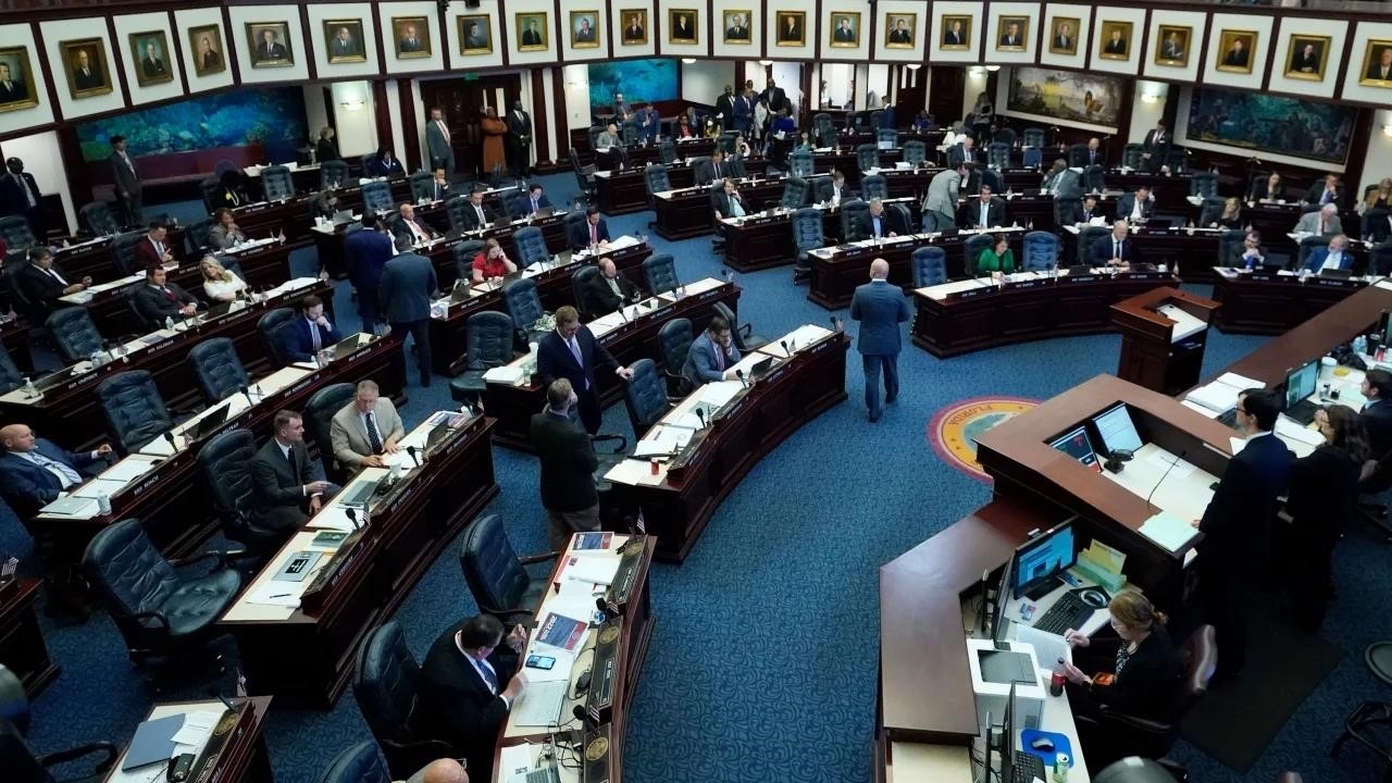 Cámara de Florida aprueba prohibición del aborto a las 6 semanas