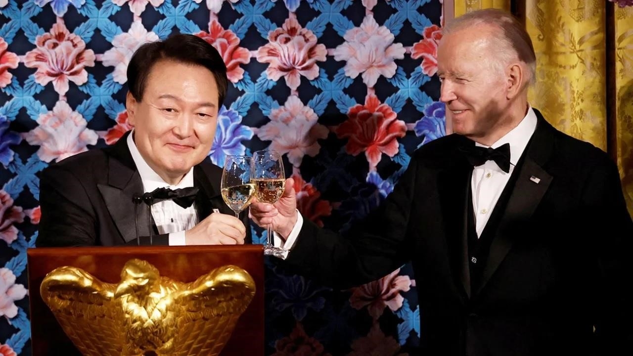El presidente de Corea del Sur cantó "American Pie" en la cena de Estado con Biden