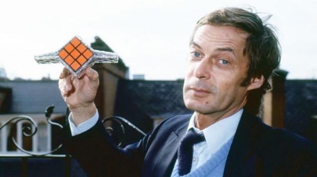 Erno Rubik, el profesor que creó un cubo para enseñar arquitectura que se convirtió en un puzzle que sólo el 1% puede resolver