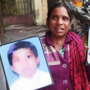 Cómo dos niños se reencontraron con su madre 13 años después de haberse perdido