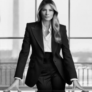 Qué dicen las expertas sobre el nuevo retrato de Melania Trump en la Casa Blanca